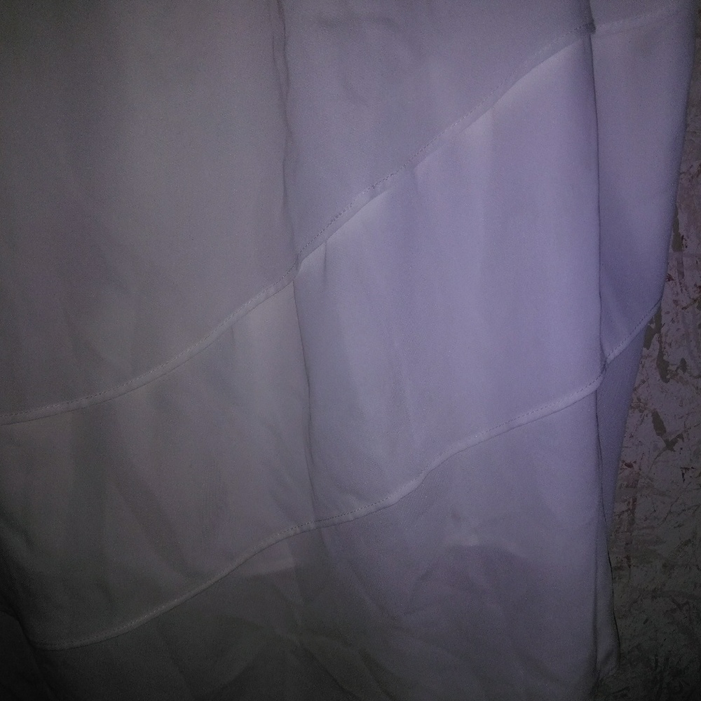 LC Blouse - Picture 2 of 4